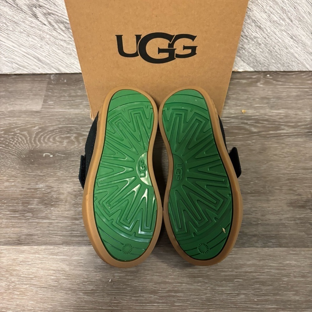 UGG | Rennon Low Sneakers In Black New In Box - Picture 2 of 10